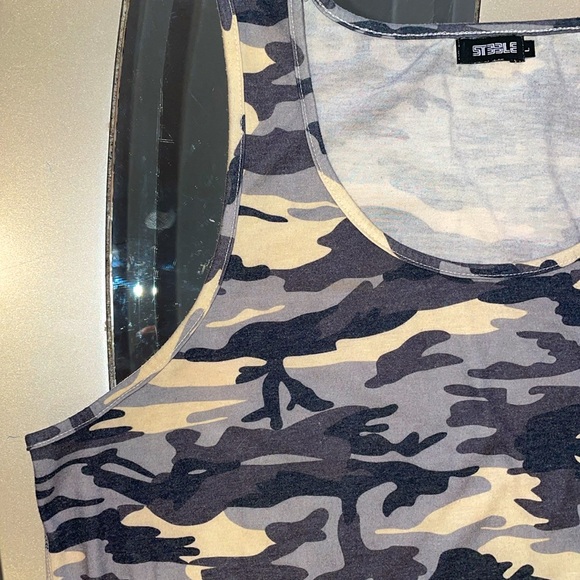 STEELE camouflage tank top. - Picture 5 of 5